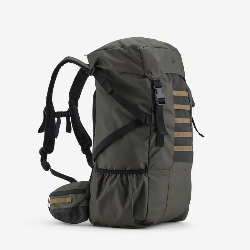 mochila bushcraft 50 litros mochila para actividades al aire libre mochila para aventuras en la naturaleza mochila Solognac 50L mochila táctica caqui mochila para excursiones largas mochila camping 50L mochila de montaña 50 litros